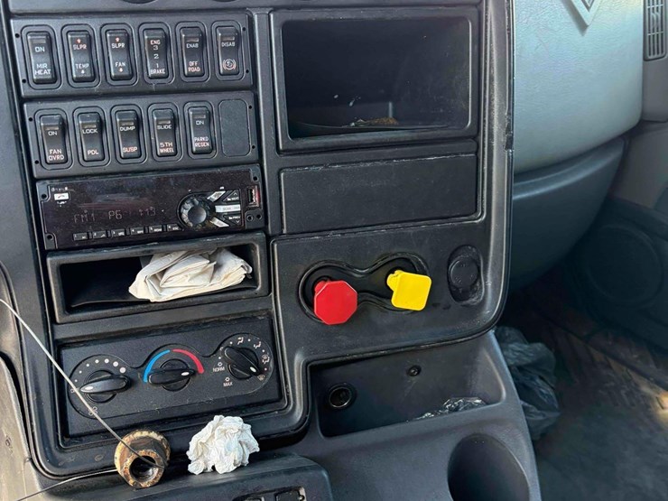 2017-international-prostar-image-15