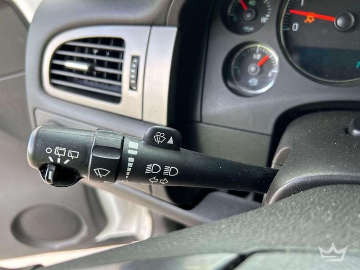 2014-chevrolet-tahoe-image-19