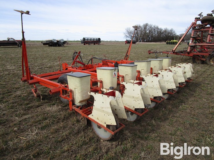 allis-chalmers-6r30-pull-type-planter-image-7