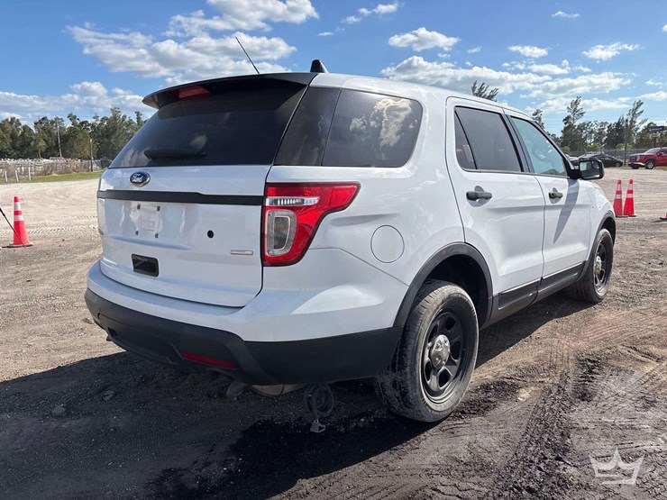 2015-ford-explorer-image-3