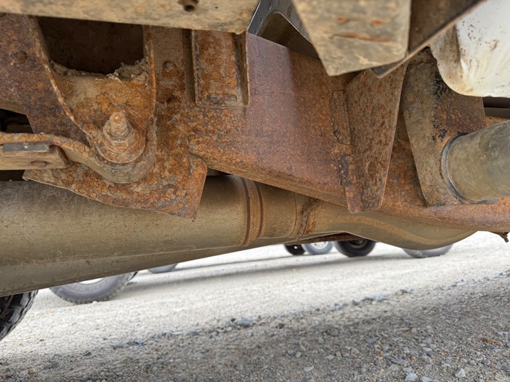 2005-gmc-2500-image-21