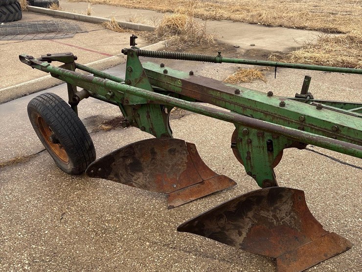 john-deere-4-bottom-plow-image-12