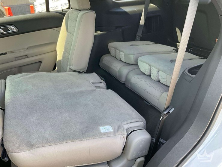 2013-ford-explorer-image-23