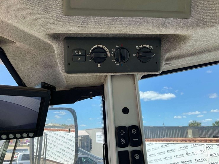 2015-volvo-l110h-image-14