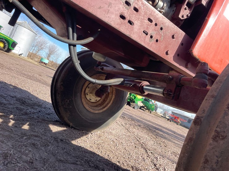 allis-chalmers-7040-2wd-tractor—1-owner-image-48