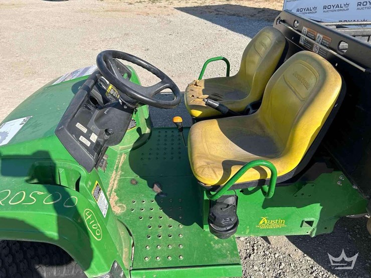 2022-john-deere-gator-image-11