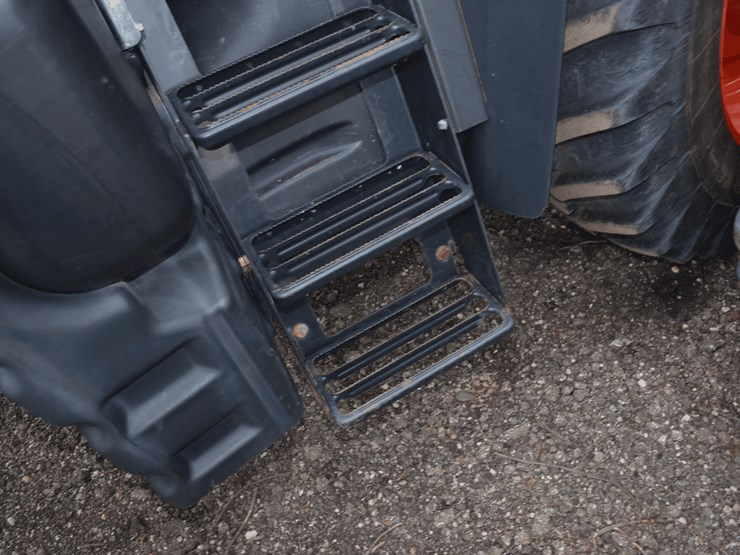 kubota-m7-171-premium-image-10