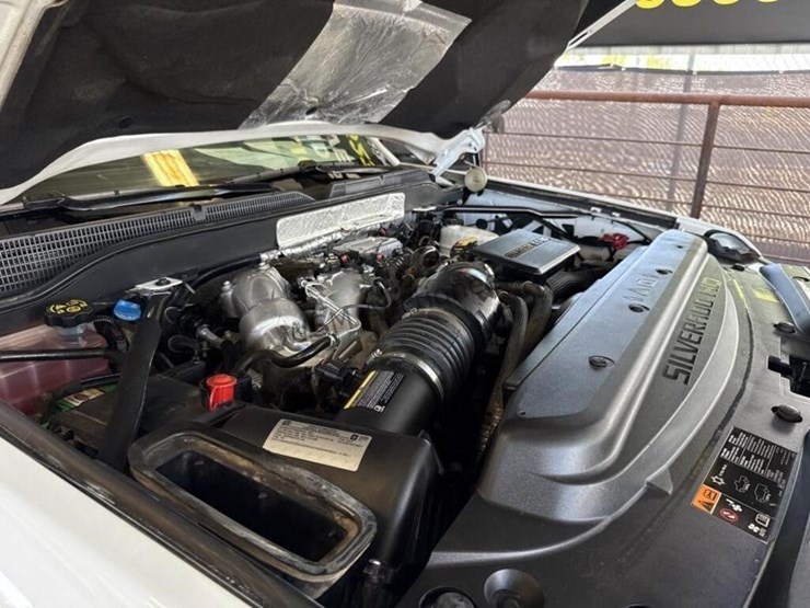 2019-chevrolet-silverado-2500hd-image-13