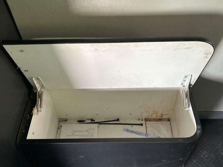 2012-ford-e450-image-23