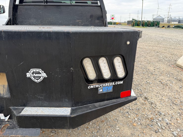 2005-gmc-2500-image-13