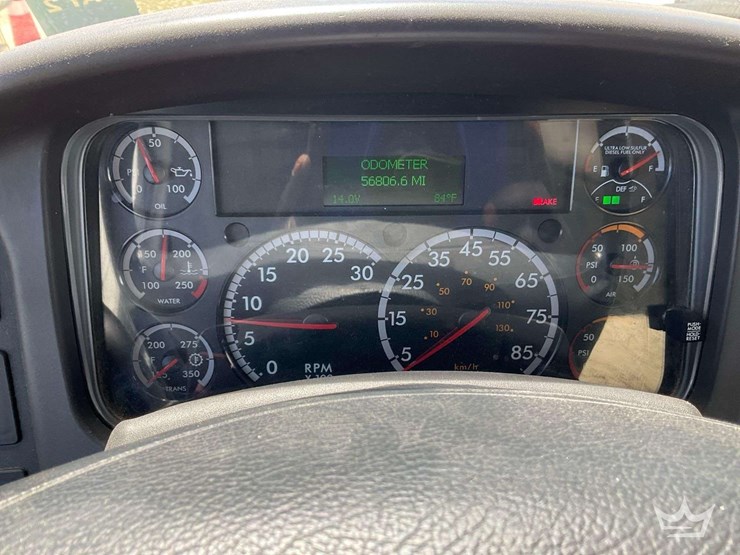 2018-freightliner-m2-106-image-17