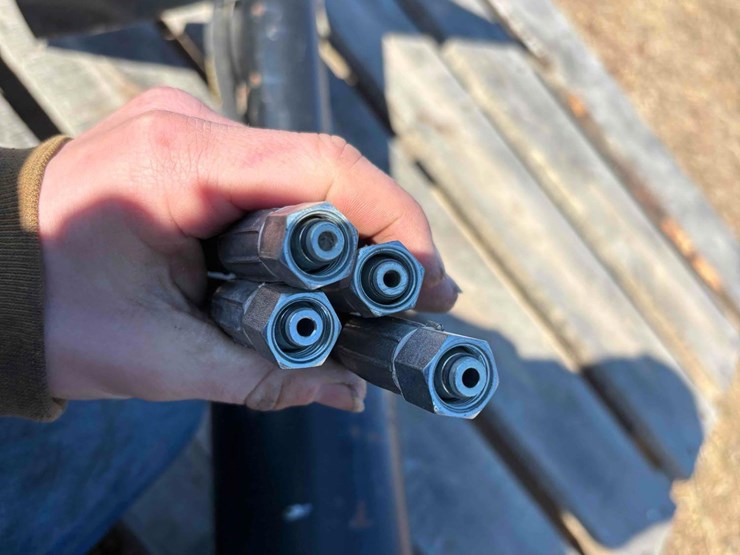 15"-mini-excavator-post-hole-digger-image-4