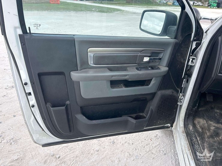 2019-dodge-1500-image-14