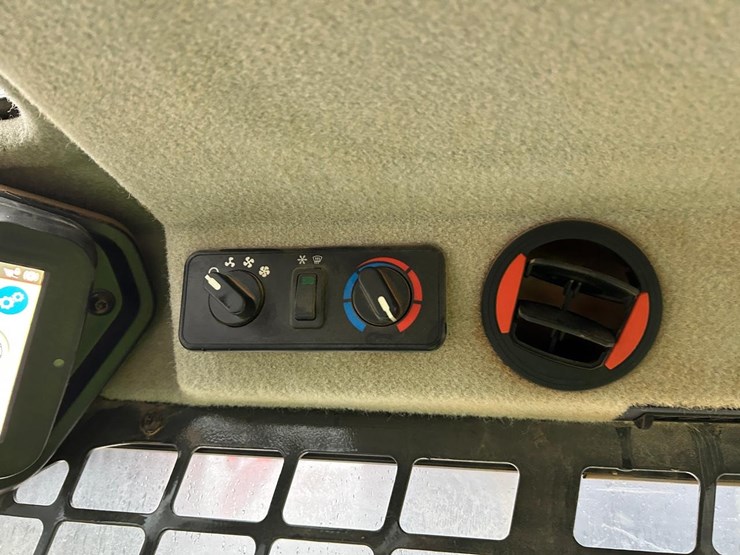 2023-bobcat-t66-image-24