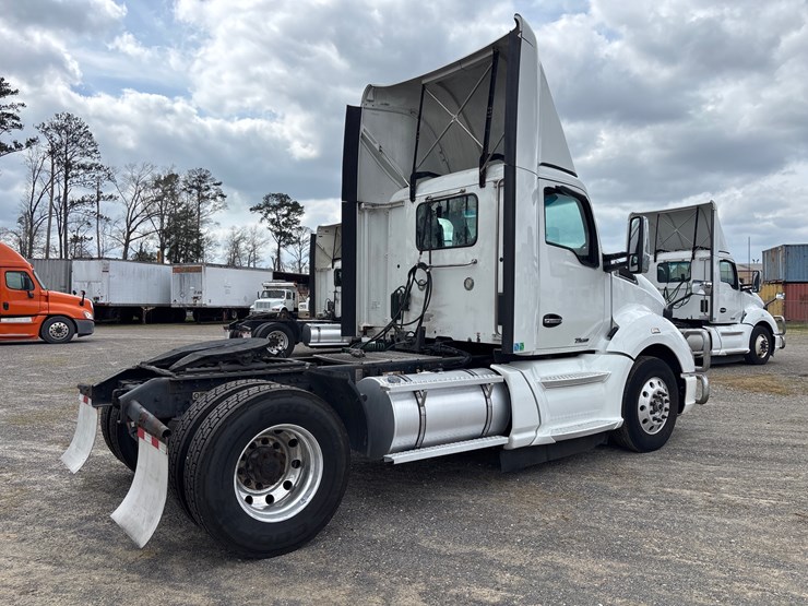 2020-kenworth-t680-image-3