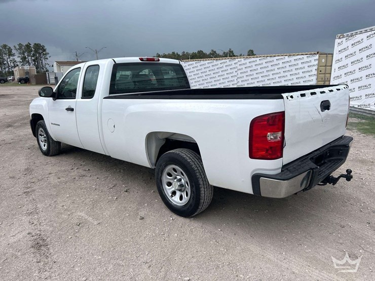 2011-chevrolet-silverado-1500-image-4