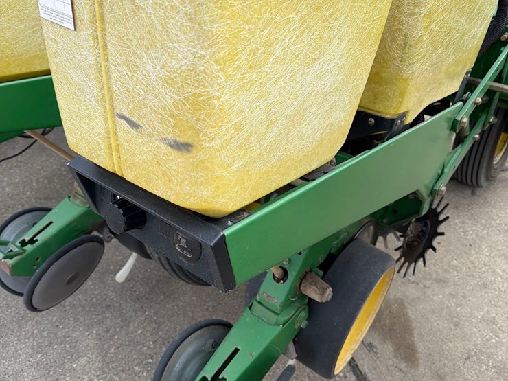john-deere-7200-image-44