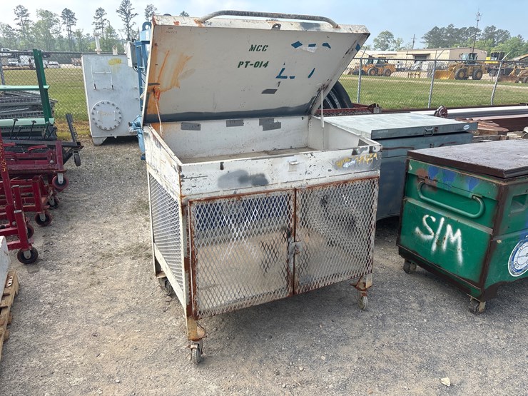 #8062-•-roll-around-tool-box-image-1