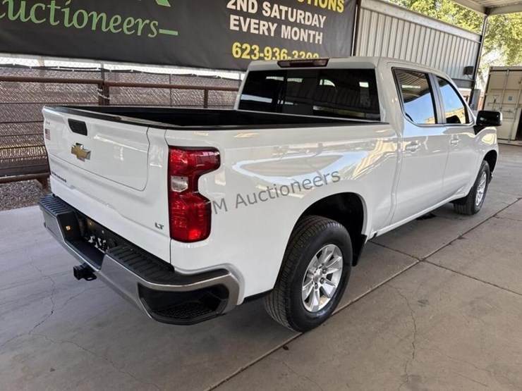 2021-chevrolet-silverado-1500-image-8