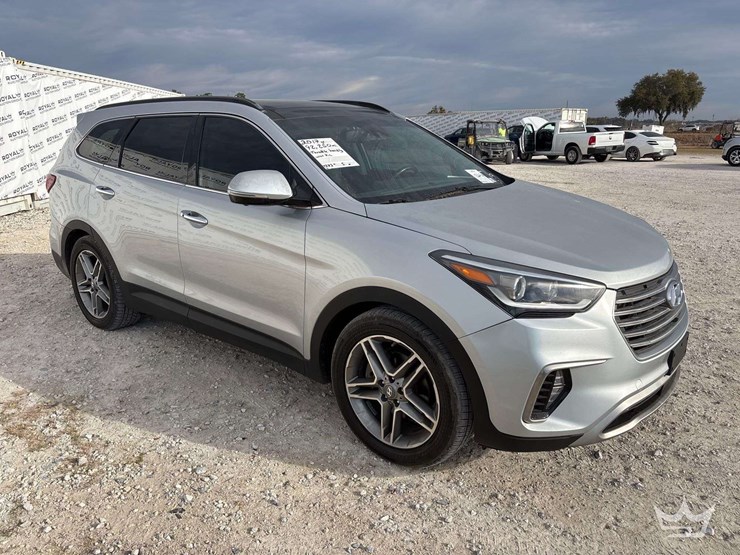 2017-hyundai-santa-fe-image-2