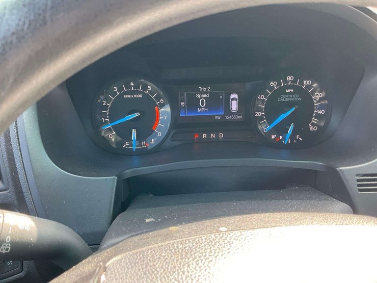 2016-ford-explorer-image-13