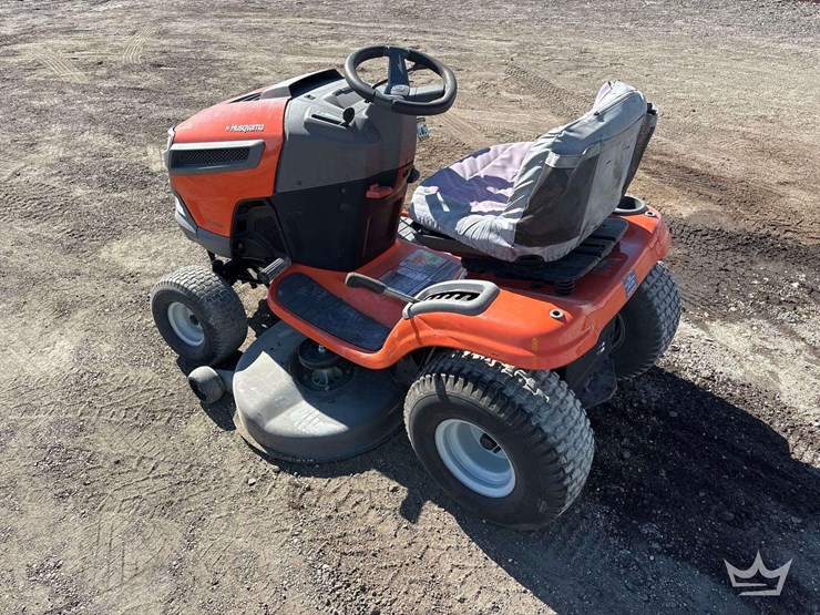 2012-husqvarna-yth21k46-46in.-riding-lawn-mowers-image-4