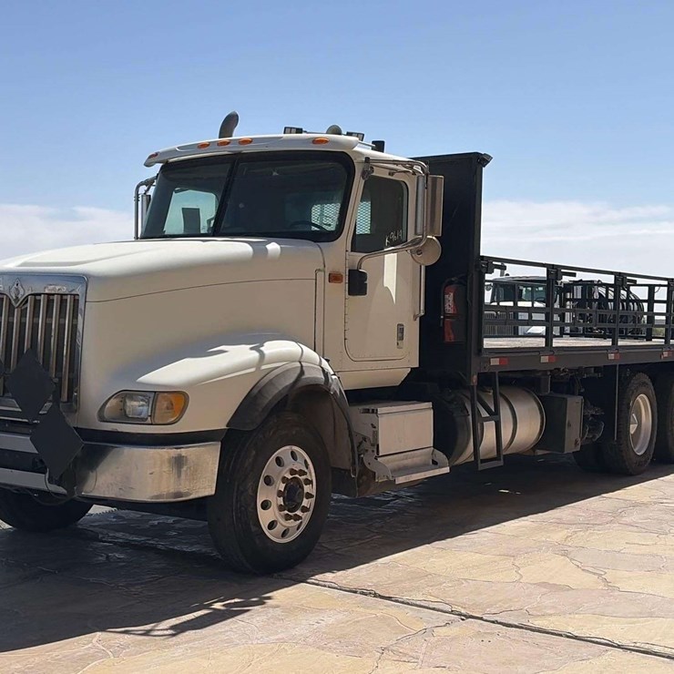 2015 International PayStar 5900i 24ft. Flatbed Truck