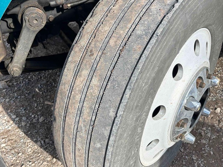 1999-international-eagle-tandem-axle-road-tractor-image-8