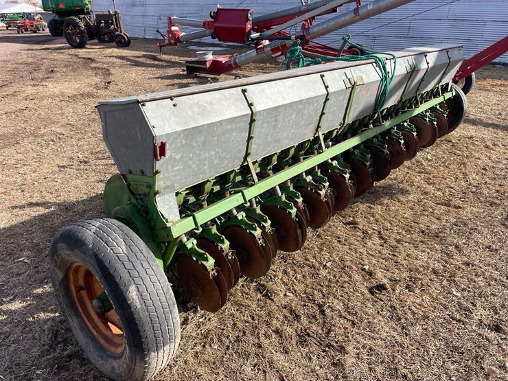 john-deere-grain-drill-image-12