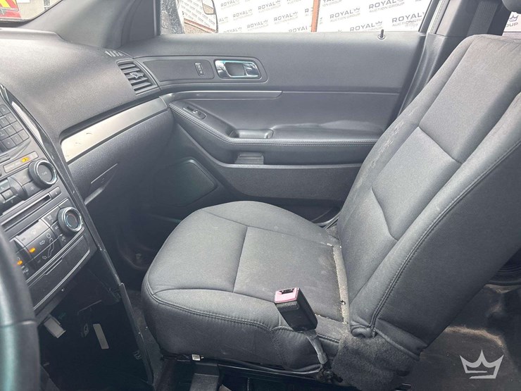 2017-ford-explorer-image-21