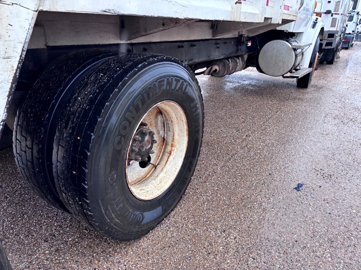 2009-sterling-l7500-image-8