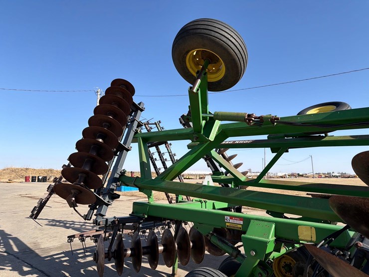 john-deere-630-image-22