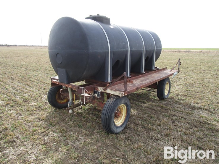 1025-gallon-water-tank-on-trailer-image-5