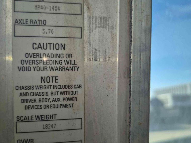 2018-kenworth-t800-image-25