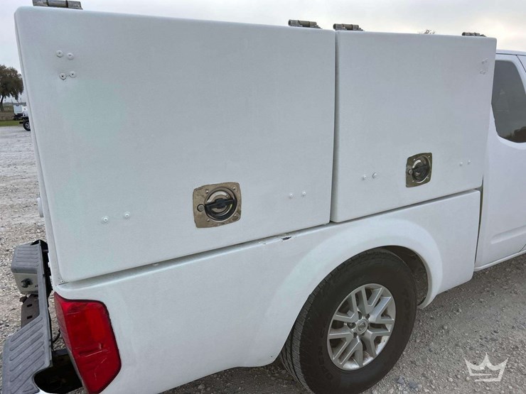 2015-nissan-frontier-image-27