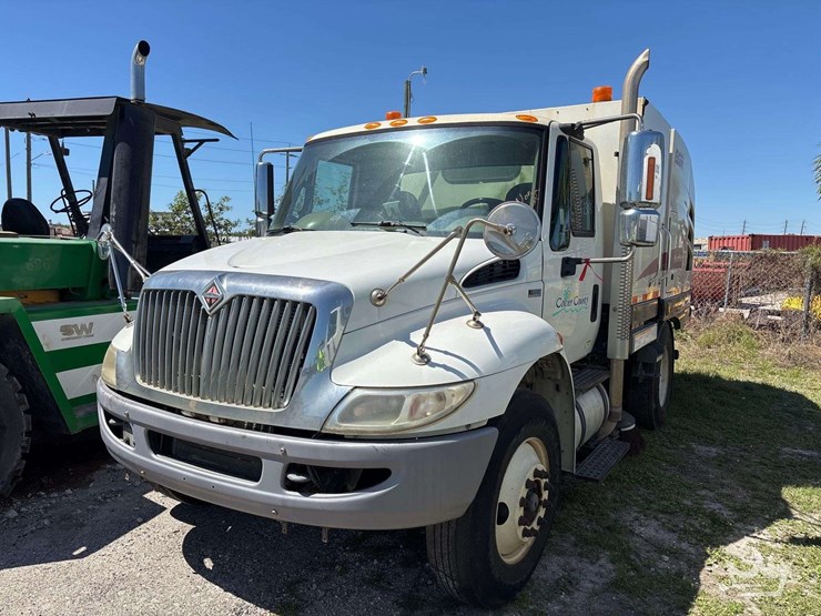 2015-international-durastar-4300-image-1