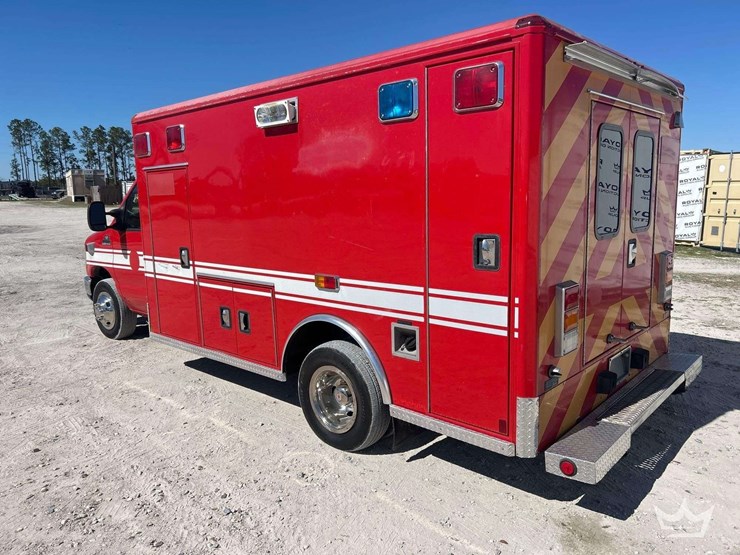 2008-ford-e450-image-4