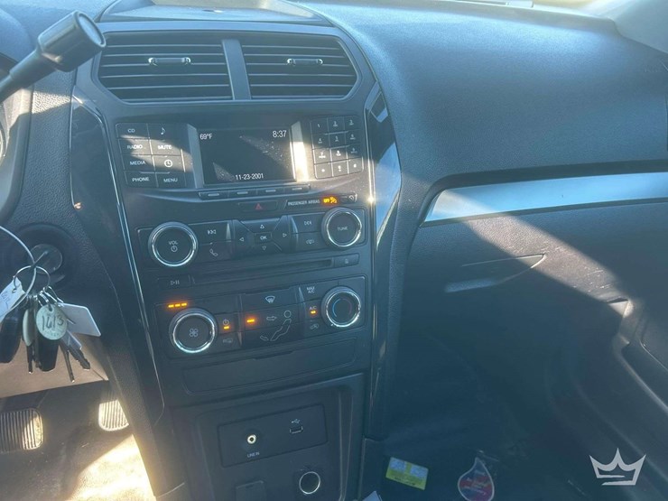 2016-ford-explorer-image-12