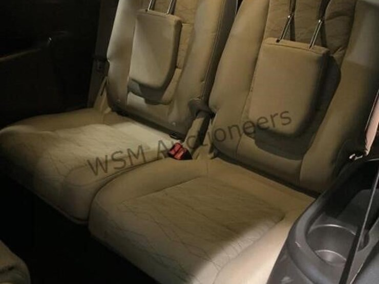 2015-ford-explorer-image-27