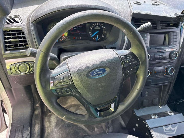 2017-ford-explorer-image-14