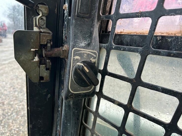 2016-bobcat-t550-image-22