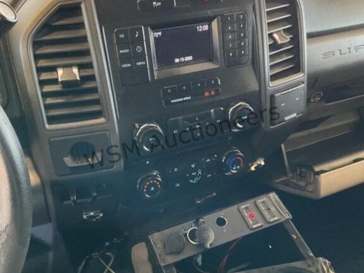 2017-ford-f550-image-21