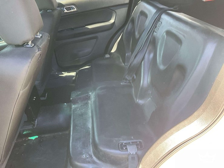 2016-ford-explorer-image-23