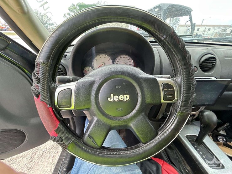 2003-jeep-liberty-image-13