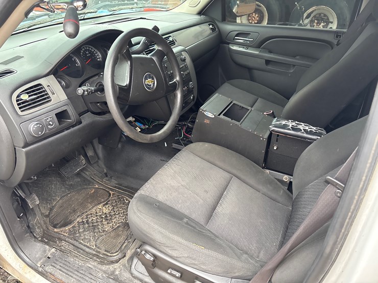 2011-chevrolet-tahoe-image-6