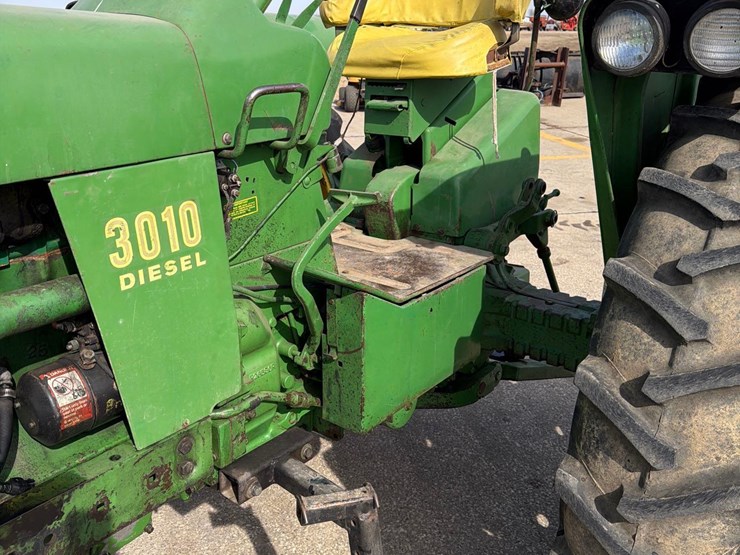 john-deere-3010-image-20