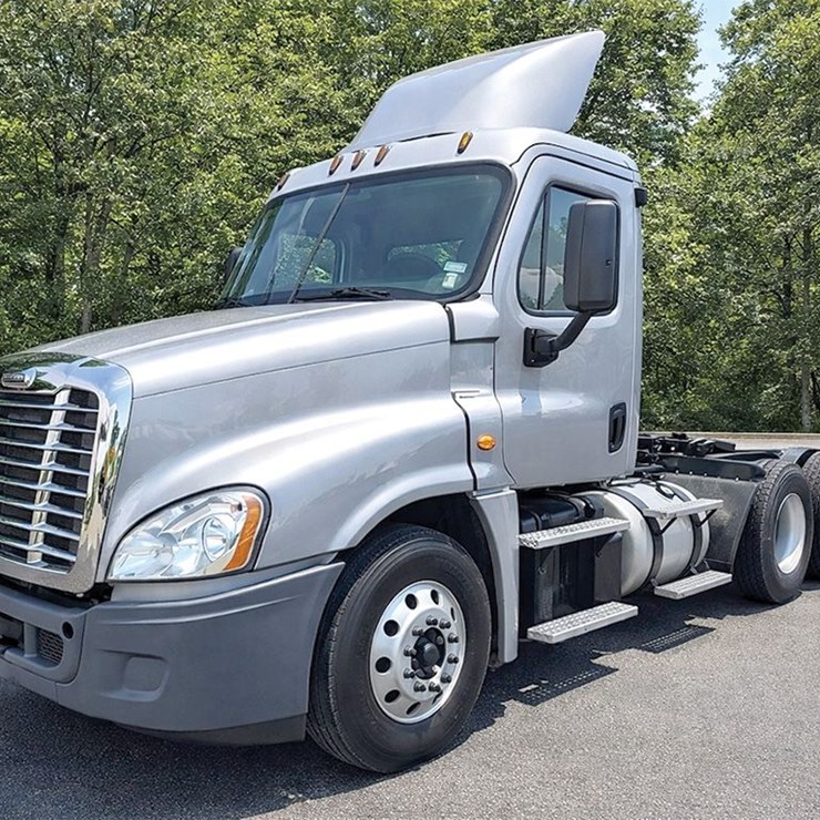 2017 FREIGHTLINER CASCADIA 125