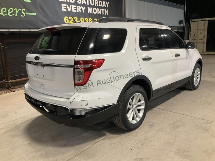 2015-ford-explorer-image-7