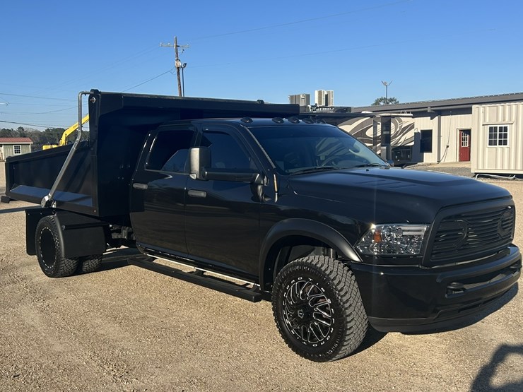 2014-dodge-ram-3500-image-2