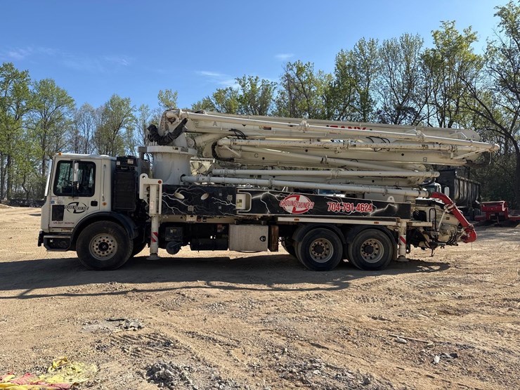 2020-putzmeister/sany-sy38z-200-38m-mounted-on-2020-mack-te64-6x4-concrete-pump-truck-image-5